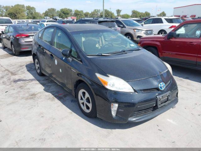  Salvage Toyota Prius