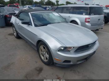  Salvage Ford Mustang