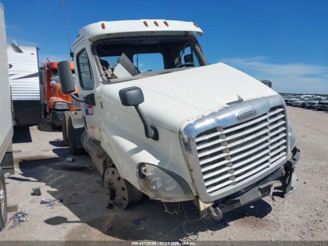  Salvage Freightliner Cascadia 125