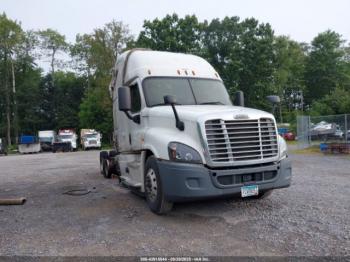  Salvage Freightliner Cascadia 125