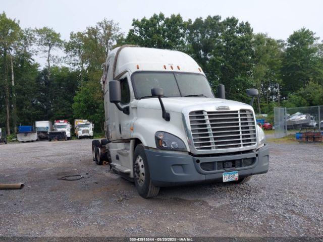  Salvage Freightliner Cascadia 125