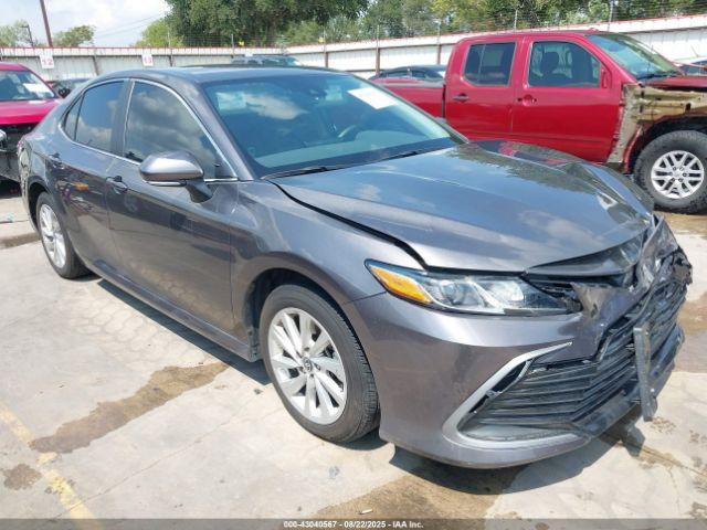  Salvage Toyota Camry