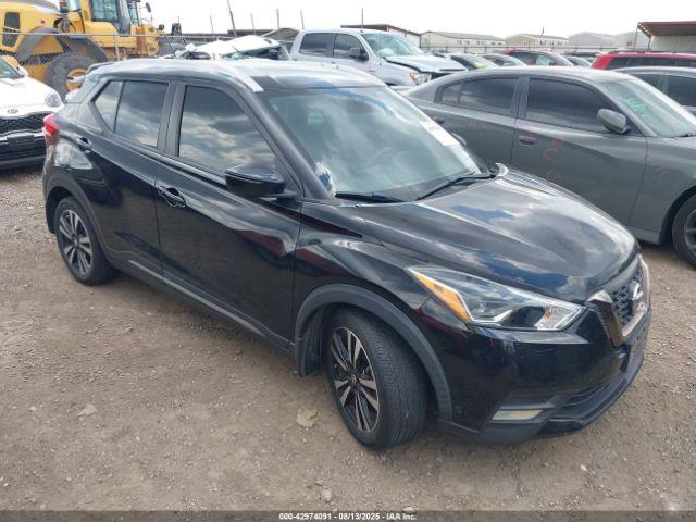  Salvage Nissan Kicks