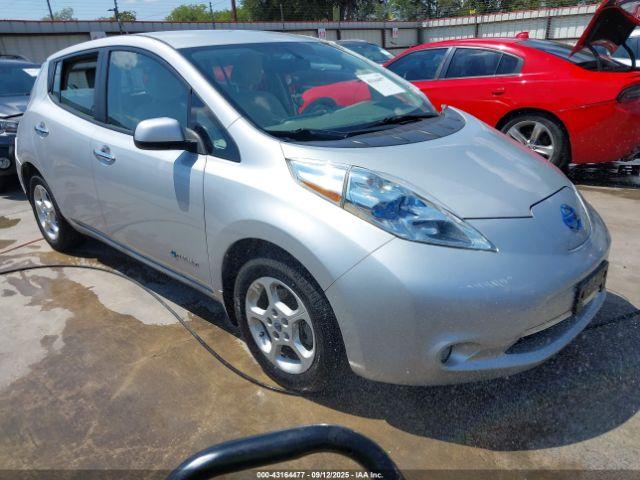  Salvage Nissan LEAF