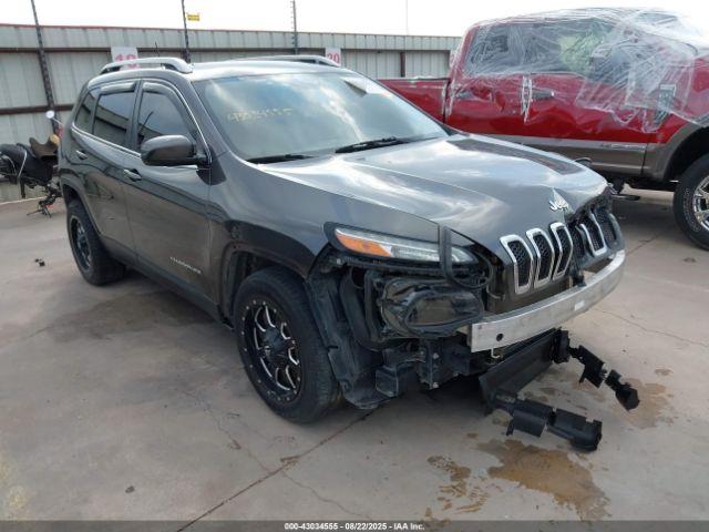  Salvage Jeep Cherokee