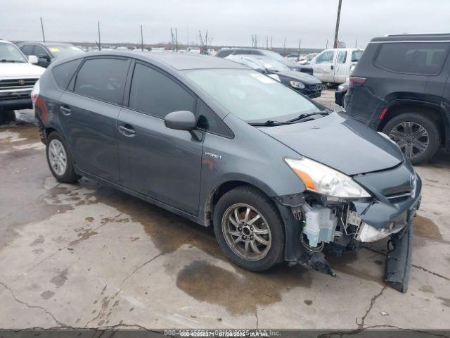  Salvage Toyota Prius v