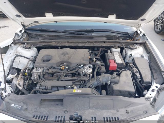 Toyota Camry Se Image 2