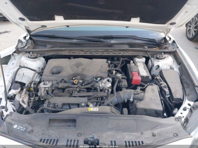 Toyota Camry Se Image 2