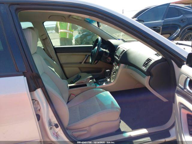 Subaru Outback 2.5i Image 9