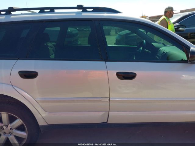 Subaru Outback 2.5i Image 11