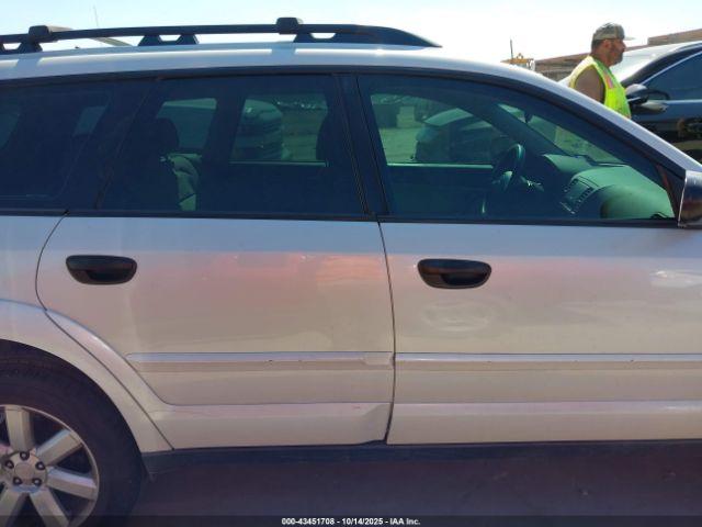 Subaru Outback 2.5i Image 11