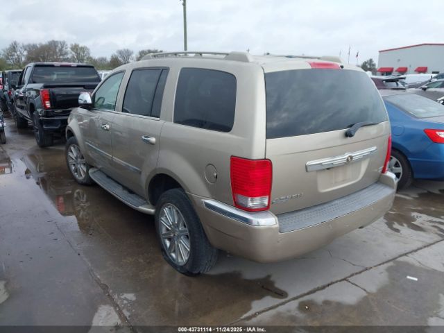 Chrysler Aspen Limited Image 8