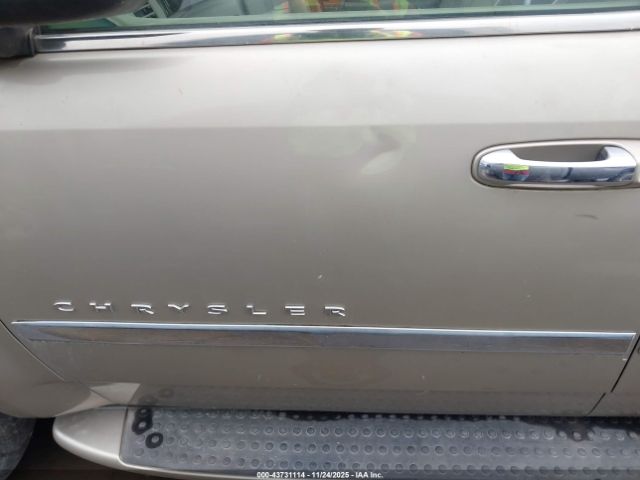 Chrysler Aspen Limited Image 3