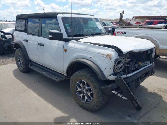  Salvage Ford Bronco