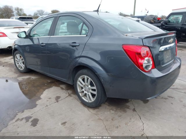 Chevrolet Sonic Lt Auto Image 15