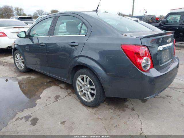 Chevrolet Sonic Lt Auto Image 15