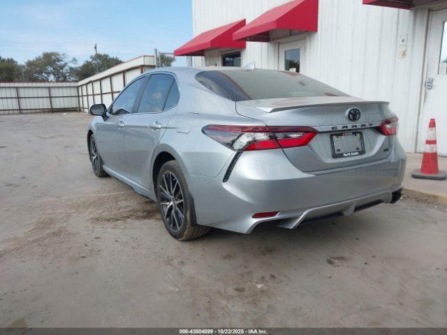 Toyota Camry Se Image 11