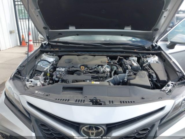 Toyota Camry Se Image 14