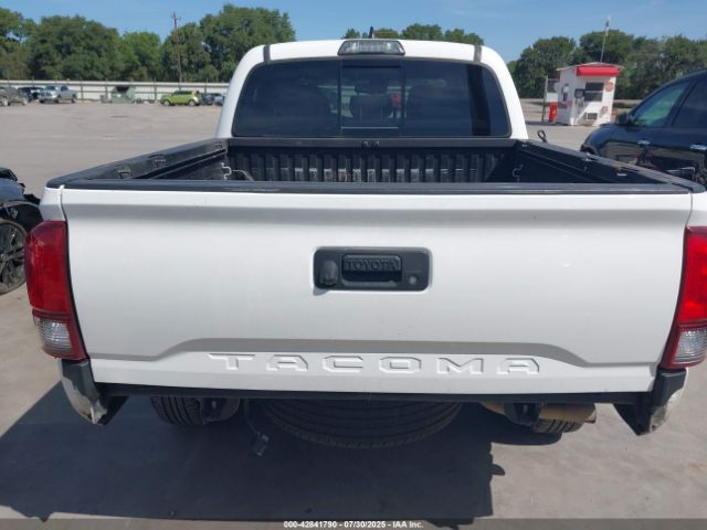 Toyota Tacoma Sr5 V6 Image 10