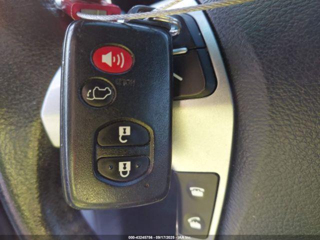 Toyota Highlander Limited V6 Image 9