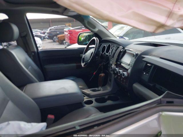 Toyota Tundra Limited 5.7l V8 Image 2