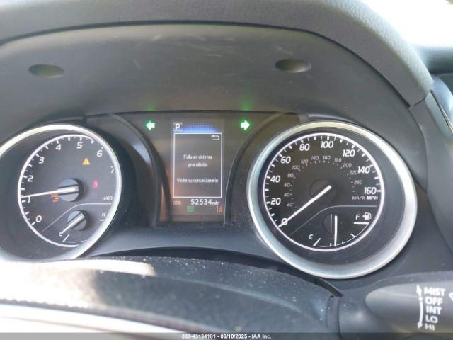 Toyota Camry Le Image 11