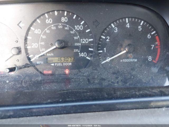 Toyota Camry Le Image 5