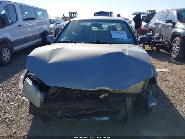 Toyota Camry Le Image 8