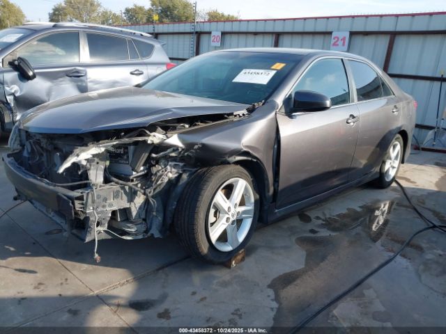 Toyota Camry Se Image 4