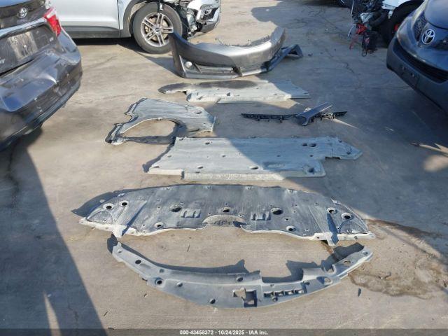 Toyota Camry Se Image 3