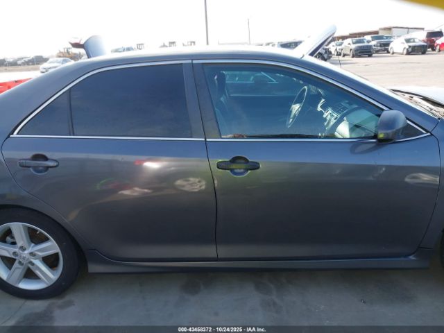 Toyota Camry Se Image 20