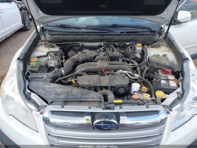 Subaru Outback 2.5i Premium Image 10