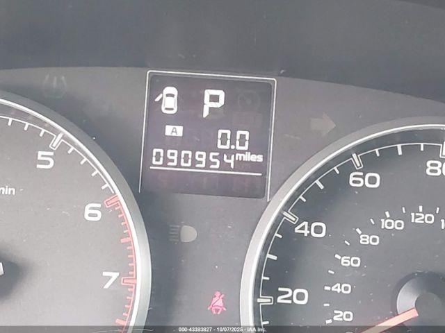 Subaru Outback 2.5i Premium Image 12