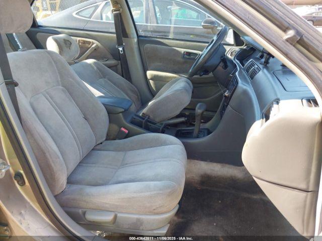 Toyota Camry Le Image 4