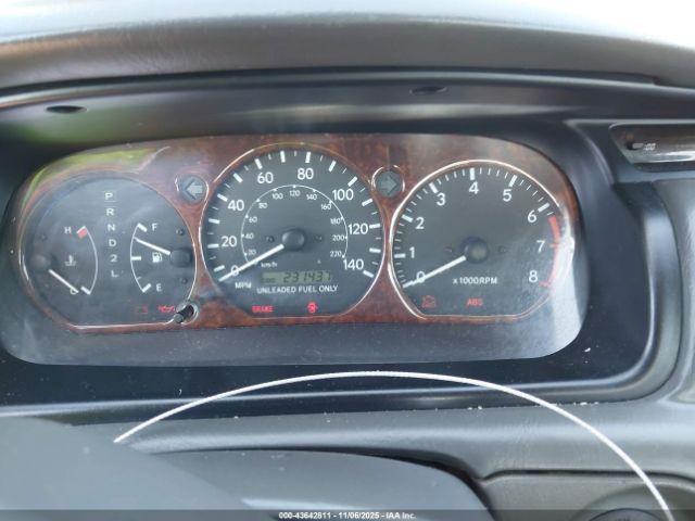 Toyota Camry Le Image 13