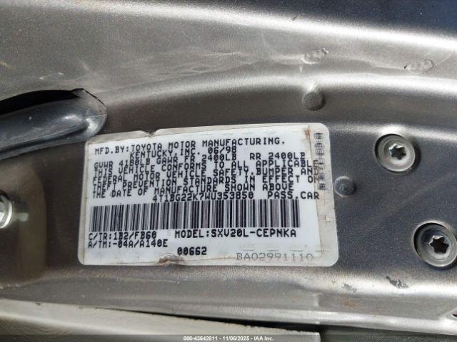 Toyota Camry Le Image 6