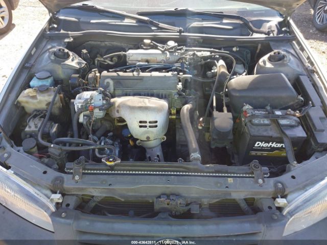 Toyota Camry Le Image 5