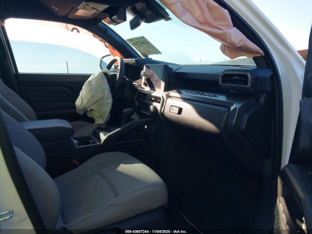 Toyota Tacoma Sr5 Image 16