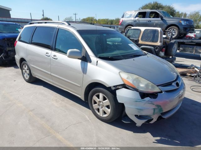 Toyota Sienna Xle Image 1