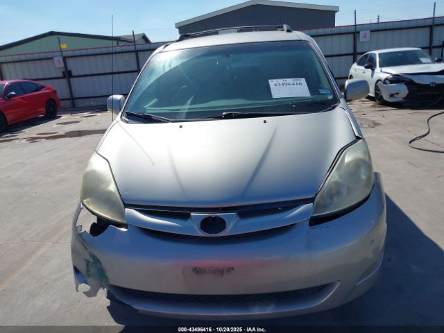 Toyota Sienna Xle Image 6