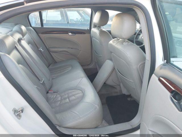 Buick Lucerne Cx Image 11