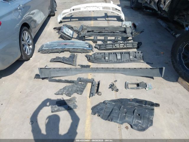 GMC Yukon Sle Image 9