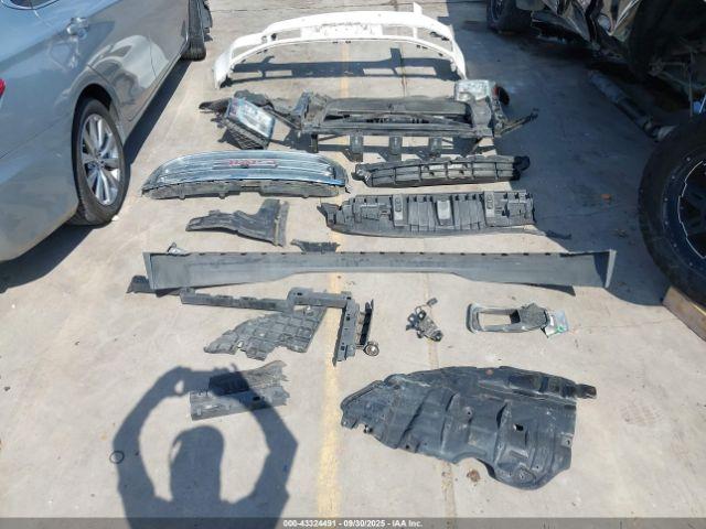 GMC Yukon Sle Image 9