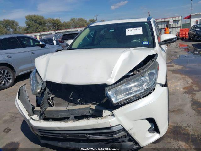 Toyota Highlander Xle Image 18