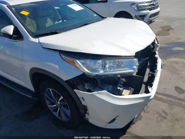 Toyota Highlander Xle Image 12