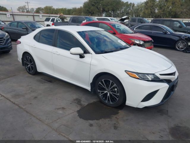 Toyota Camry Se Image 1