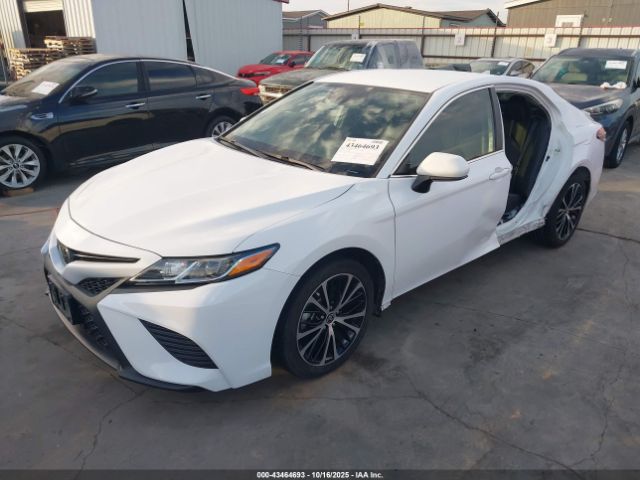 Toyota Camry Se Image 3