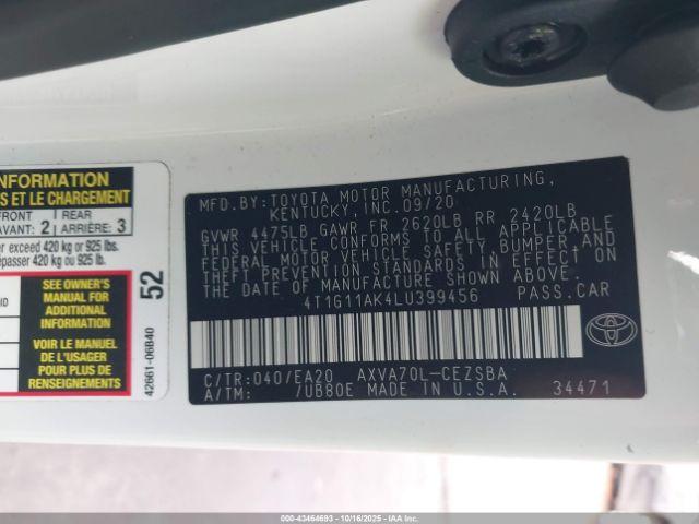 Toyota Camry Se Image 11