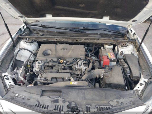 Toyota Camry Se Image 9