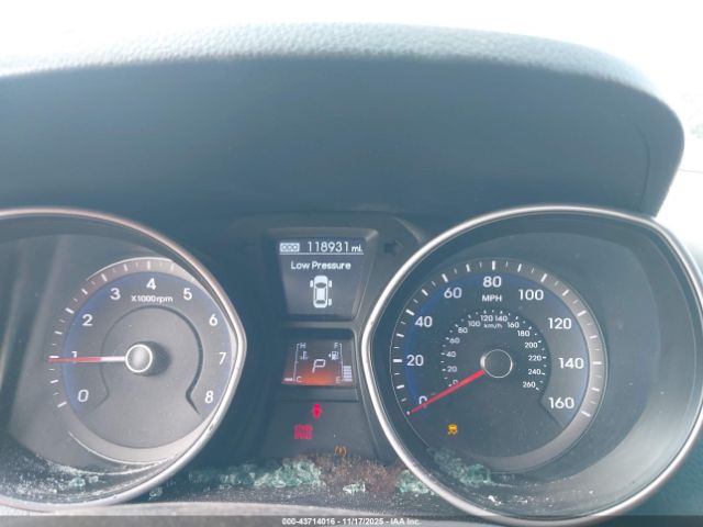 Hyundai ELANTRA Image 6